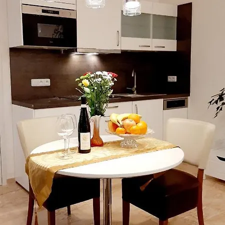 Apartment Nobless Holedna