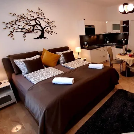 Nobless Holedna Apartment *